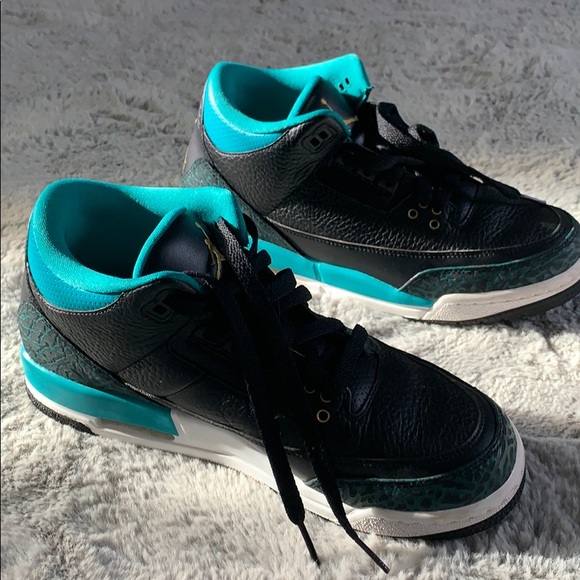 Sneakers - Picture 2 of 2